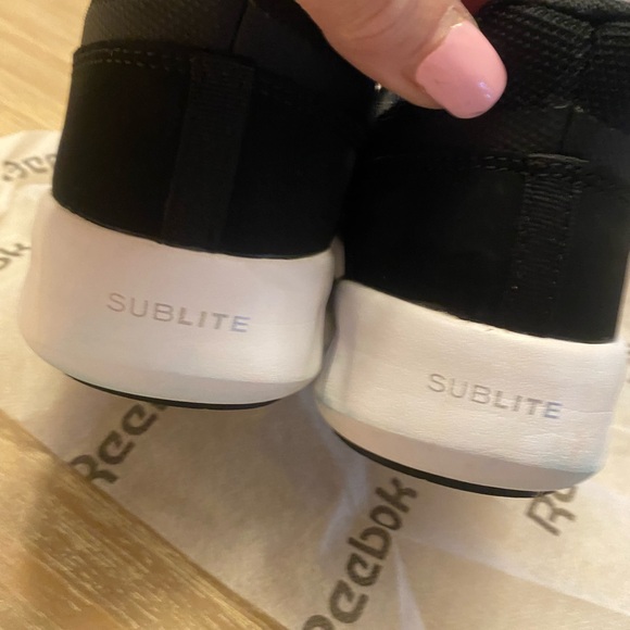 WOMAN’s Size 7 1/2 REEBOK SUBLITE LEGEND WORK SHOES! These look brand NEW! - Picture 10 of 10